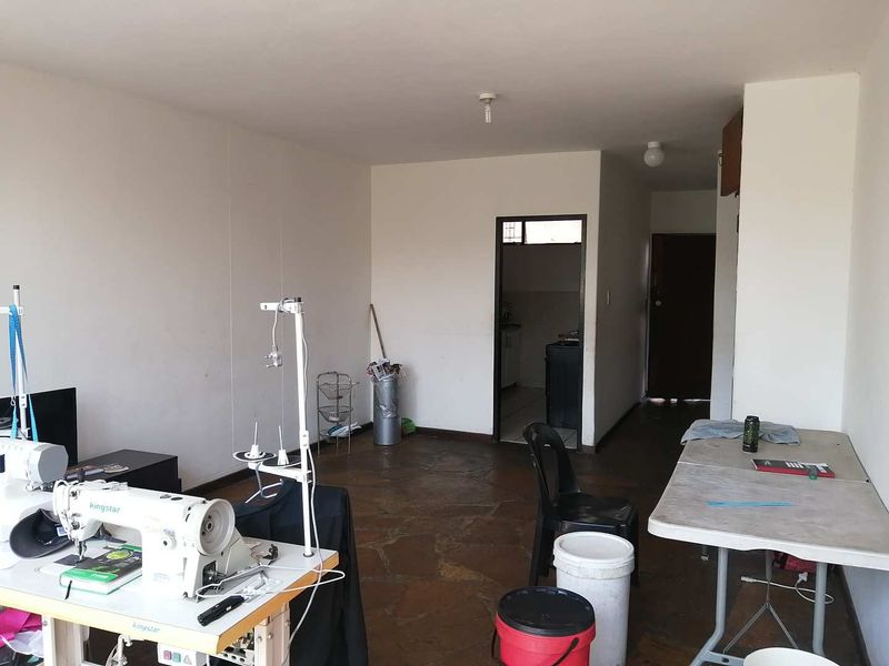 Prime Location in the Heart of Sunnyside! - Photo 4