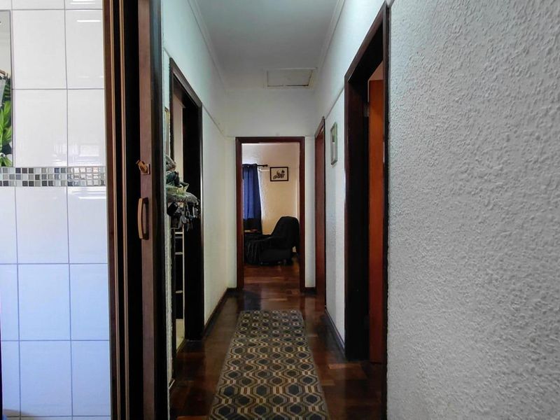 Spacious 3 bedroom Apartment with Garage - Photo 4