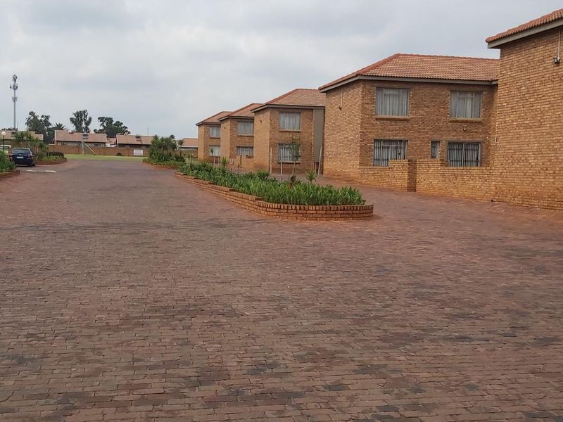 1 Bedroom Ground Floor Apartment - Photo 3