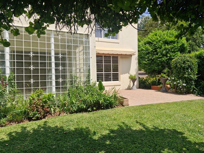 Calling over 50’s for a bright and light 2 bedroom unit at The Manor - Photo 3