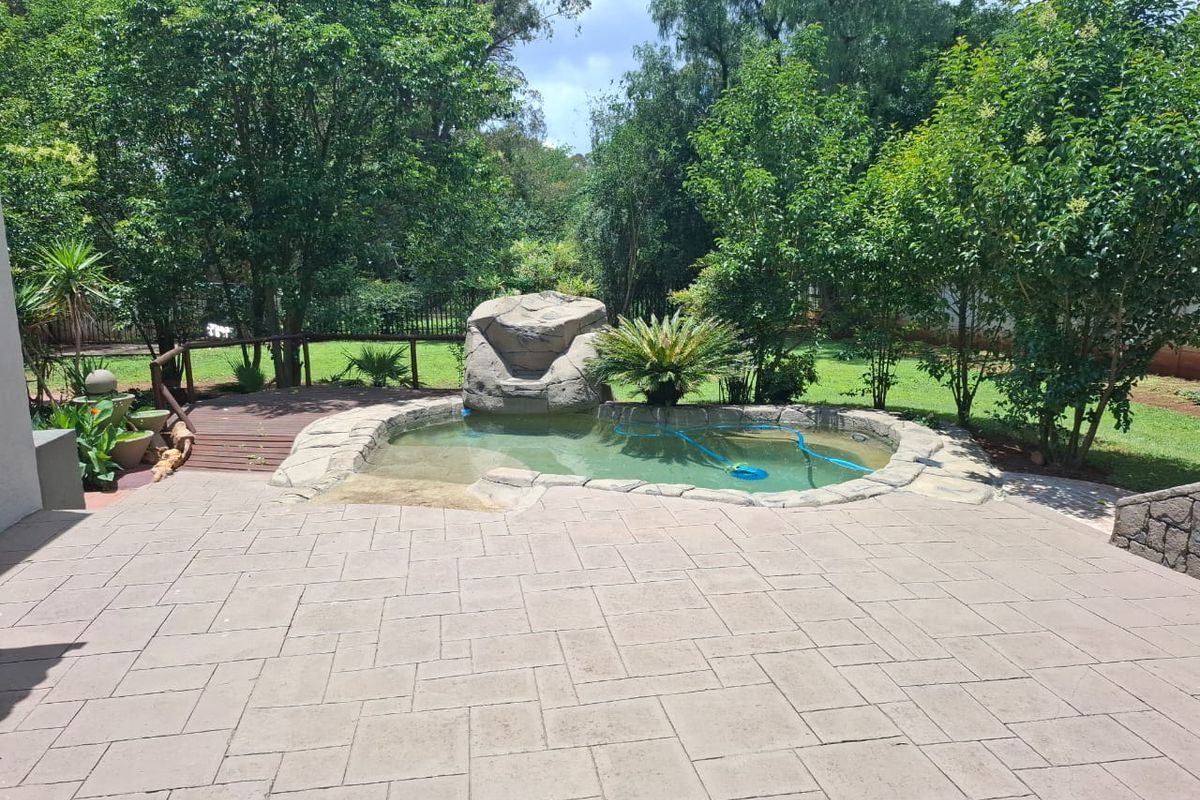 Elegant Masterpiece Offering Exceptional Entertaining Spaces - Photo 3