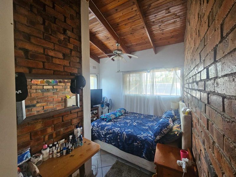 Stunning Top floor 2-Bedroom Apartment in the Heart of St Lucia Estuary – iSimangaliso Wetlands Park. - Photo 10
