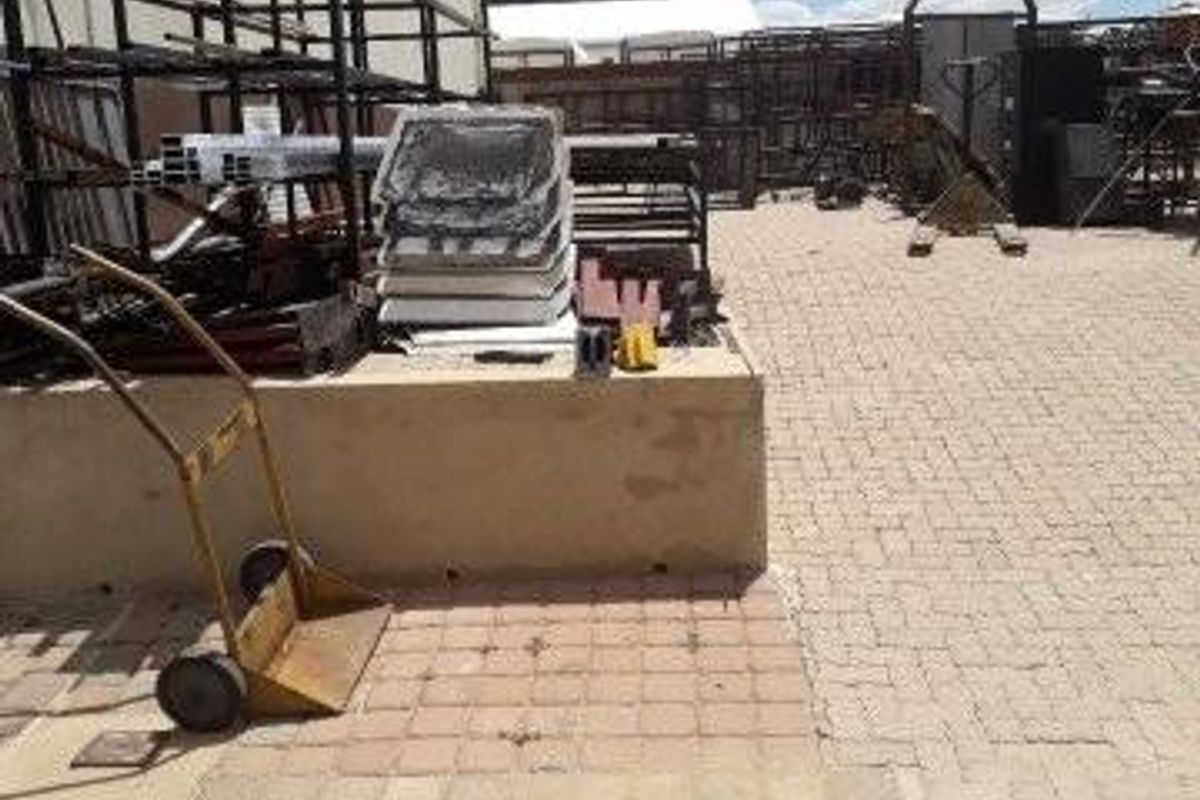 WAREHOUSE TO LET - LAFRENZ INDUSTRIAL. - Photo 4