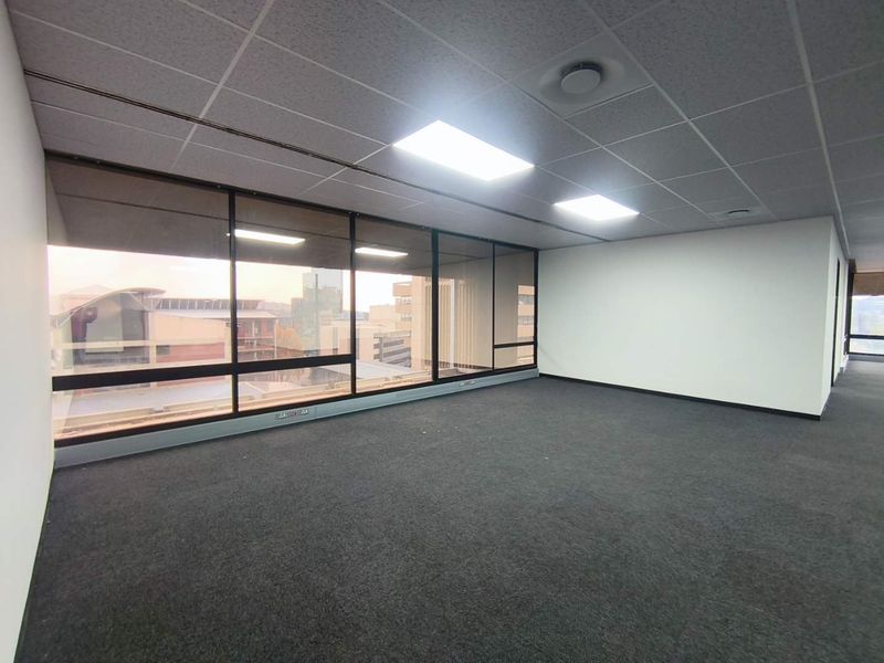 417.5m2 Office Space To Let in Braamfontein - Photo 10