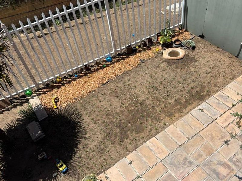 FOR SALE- 2 BEDROOM TOWNHOUSE IN AVIS/ KLEIN WINDHOEK, WINDHOEK, NAMIBIA - Photo 9