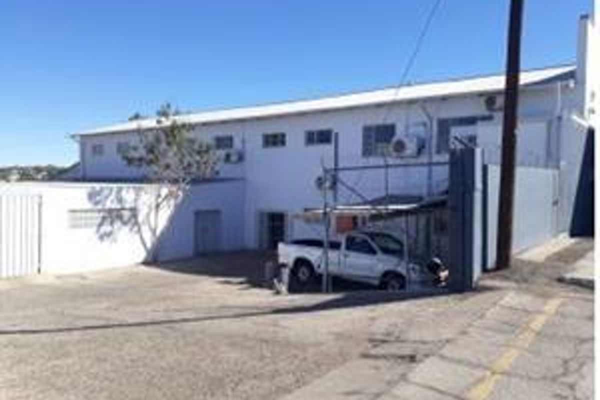 Warehouse with Storeroom - To Let - Keetmanshoop - Photo 4