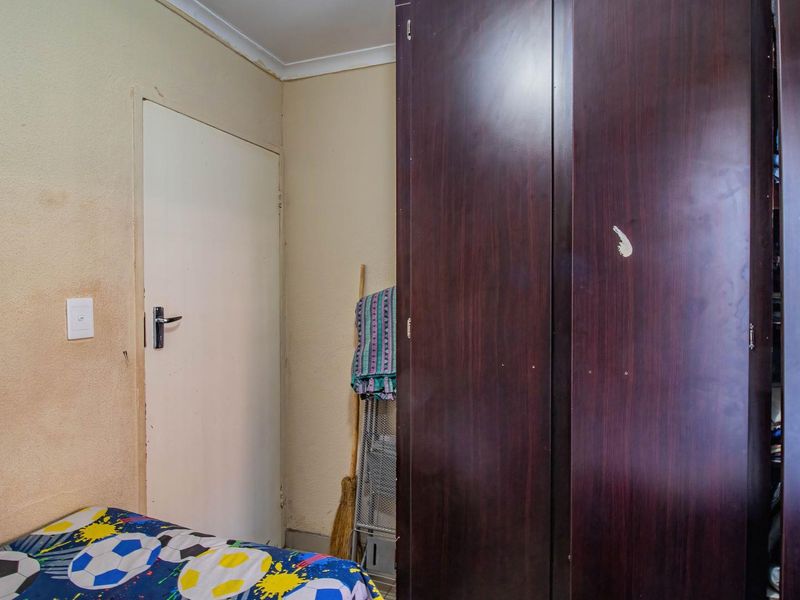 4 Bedroom Family House in Rosslyn Gardens - Photo 9