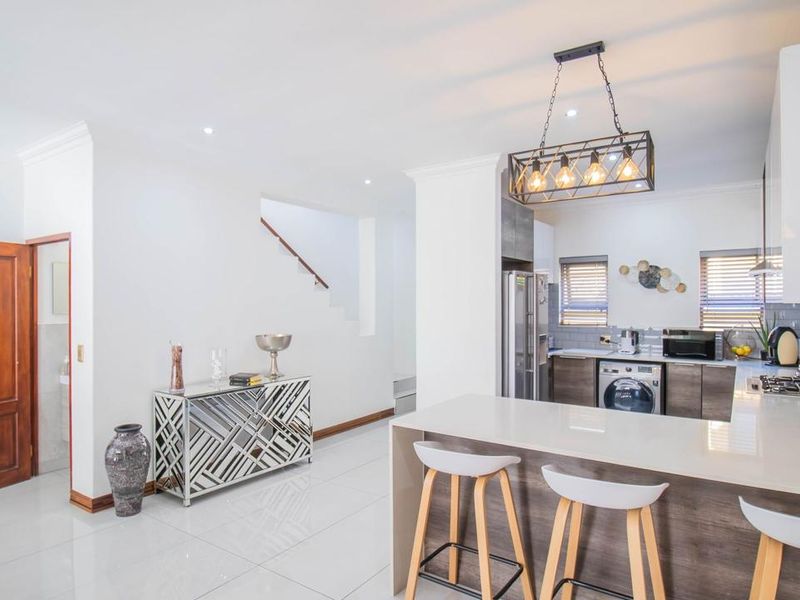 3-Bedroom, 2 Bathroom House in San Vincenzo - Photo 8