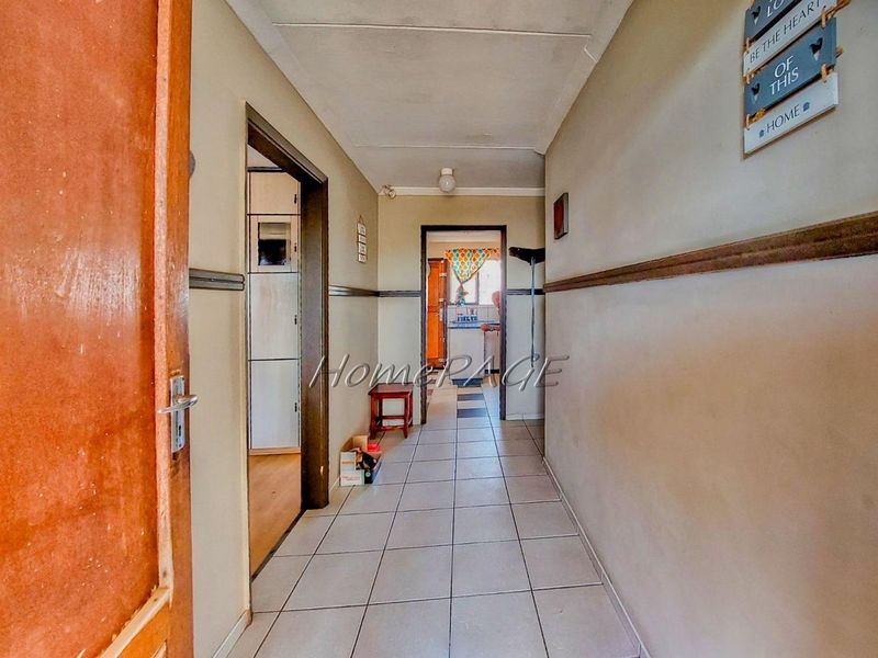 Hermes, Walvis Bay:  Spacious 3 Bedr Home is for sale - Photo 5