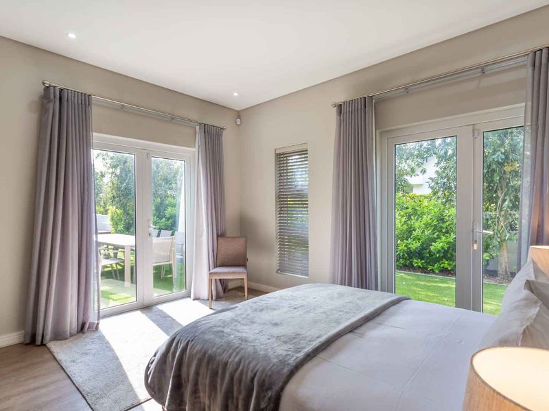 Elegant Five-Bedroom Home with Relaxing Outdoor Areas in Le Domaine Neighbourhood on Val de Vie Estate - Photo 10