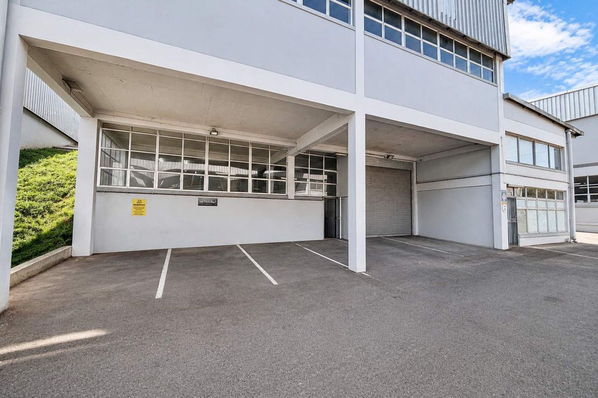 353m2 Mini-Factory For Sale: Fischer Park, Hillcrest - Photo 2