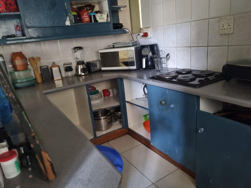 Well Positioned, Charming Apartment For  A  Small Family or Students - Photo 3