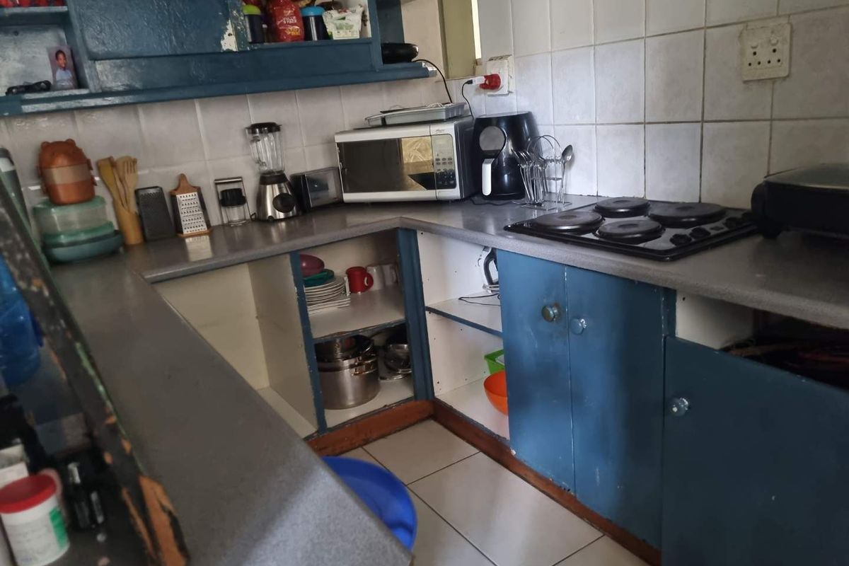 Well Positioned, Charming Apartment For  A  Small Family or Students - Photo 3