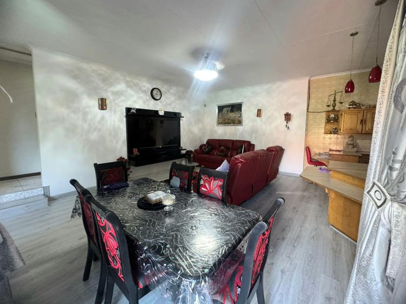 Five bedrooms house for sale in Mountain View - Photo 10
