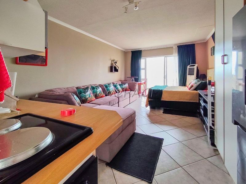Long Beach, Walvis Bay:  Bachelor unit for sale - Photo 7