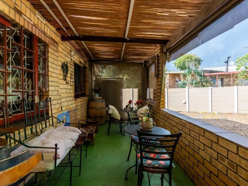 Exceptional 7-Bedroom Property in Stellenbosch - Prime Investment &amp; Lifestyle Opportunity - Photo 2