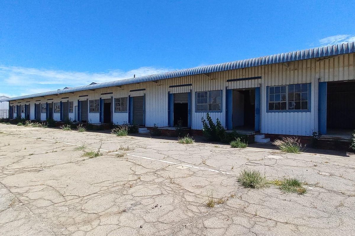 10 000m2 New Era Springs Industrial Yard To Let - Photo 4