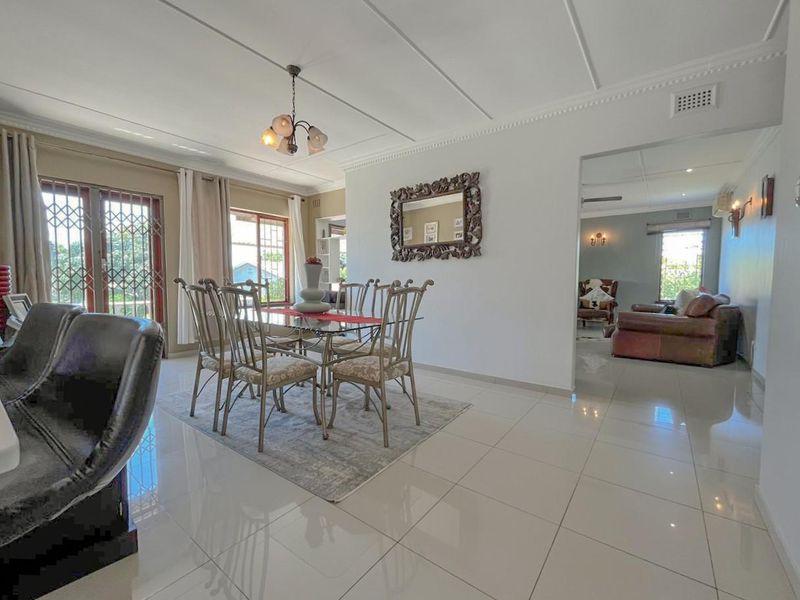 Charming Herrwood Park Home! - Photo 10
