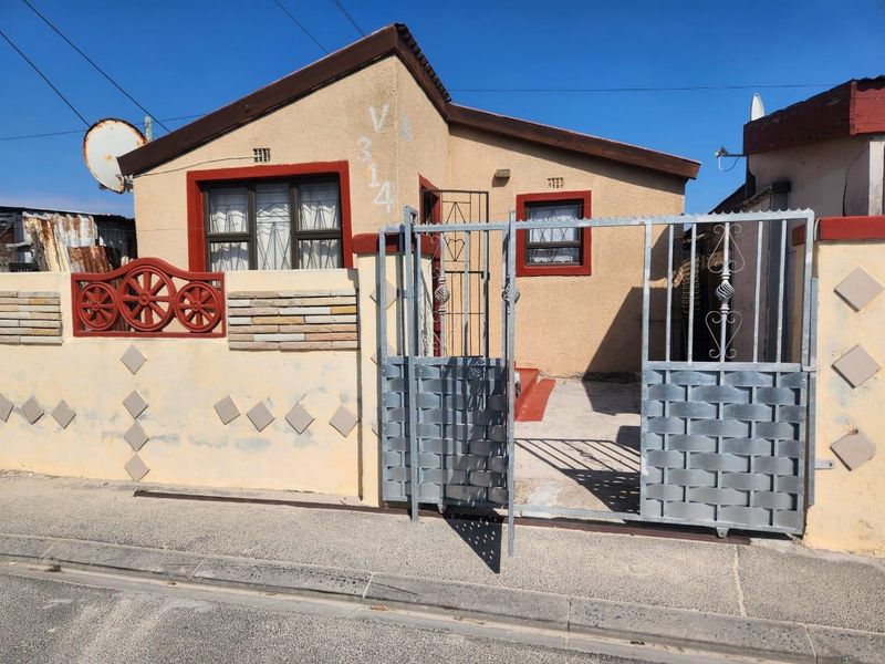 Charming Three-Bedroom Home for Sale in Site B, Khayelitsha - V Section - Photo 2