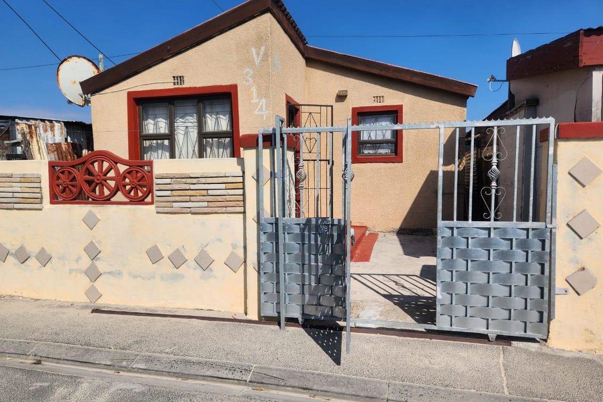 Charming Three-Bedroom Home for Sale in Site B, Khayelitsha - V Section - Photo 2