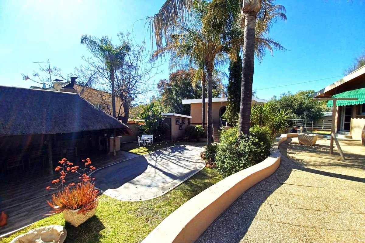 Klein Windhoek - Stunning Family Home... The Ultimate Entertainer’s Dream N$8 350 000 CC Reg - Photo 4