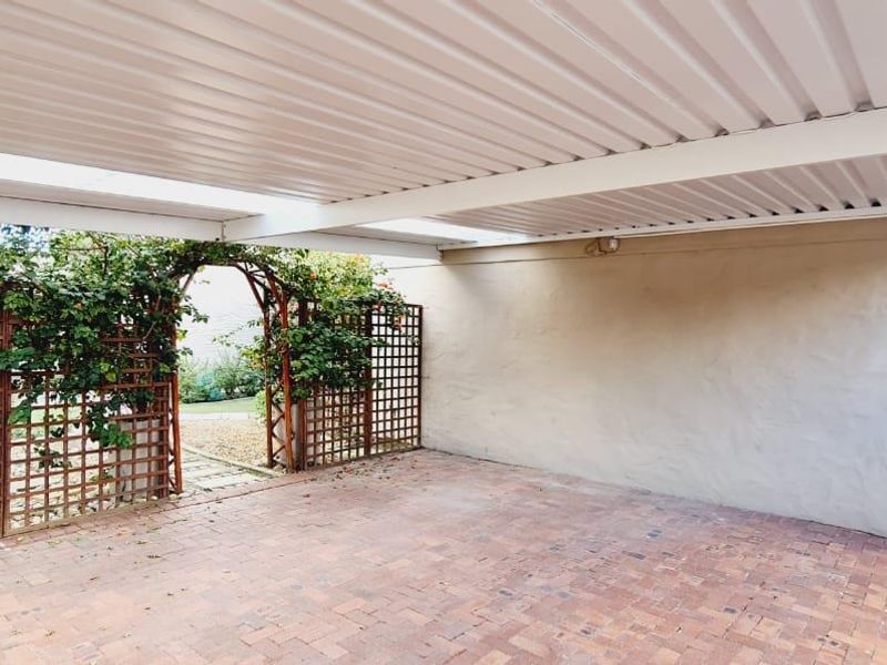 Your Spacious Family Haven Awaits! - Photo 9