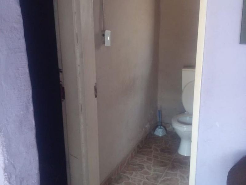 2 Bedroom House In Ivory Park - Photo 8