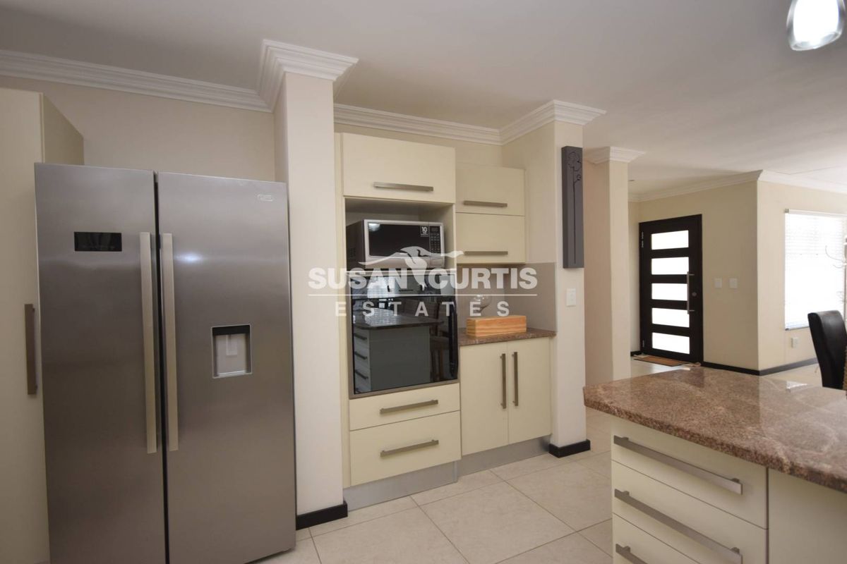 3 BEDROOM HOUSE IN EXTENSION 15 IS FOR SALE - Photo 2