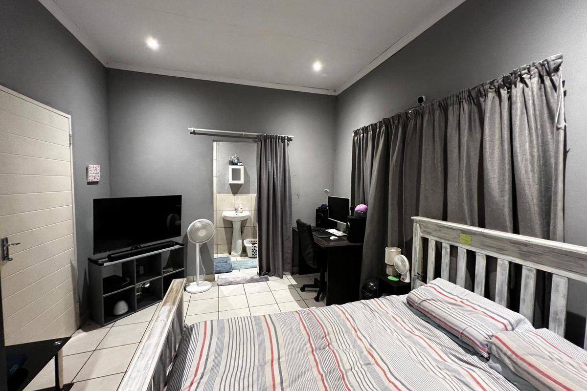 Charming & Cozy Cottage in Ferndale - Photo 4