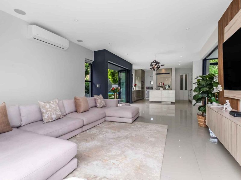 A STRIKING AND SOPHISTICATED MODERN CONTEMPORARY MASTERPIECE, IN A SOUGHT AFTER QUIET AND SERENE ESTATE - Photo 4