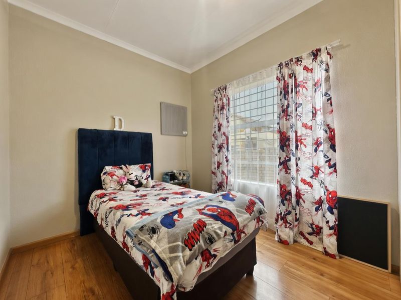 GORGEOUS PRIVATE AND SECURE HOME IN PEMBROOK FOR RENT - Photo 10