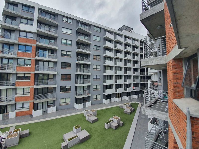 Prime Apartment in Obs Court. Available 1 August 2026. - Photo 1