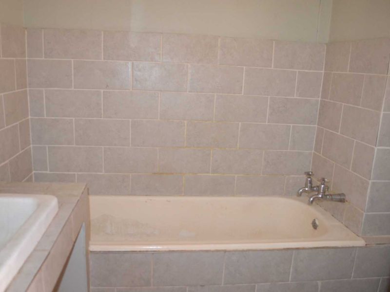 ***BARGAIN - BACHELORS FLAT ARCADIA - Start young to own Property!*** - Photo 10