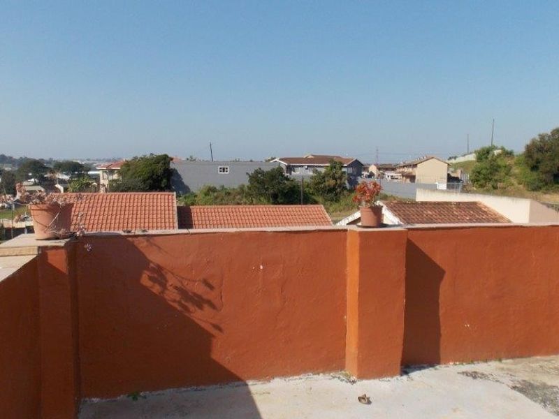 Perfect Family Home in Grove End Phoenix - Photo 8