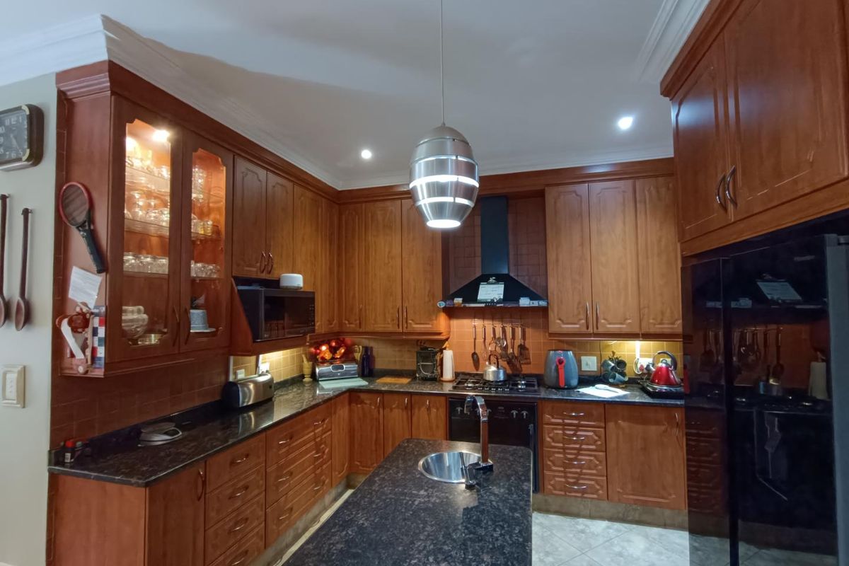 MIDSTREAM SECURITY ESTATE - LUXURY 5 BEDROOM MANSION - Photo 5