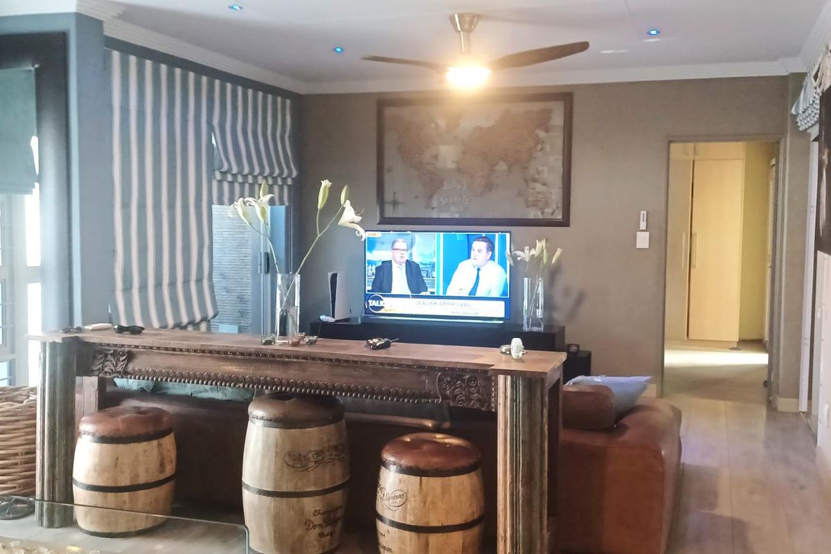 Townhouse For Sale - Kleine Kuppe - N$3 675 000m Shared Mandate - Photo 2