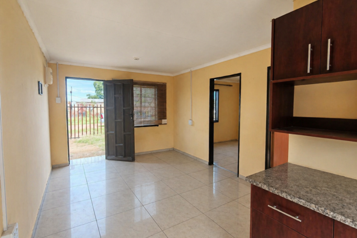 Priced to Sell! 2-Bedroom Home with Big Yard & Future Potential - Photo 4