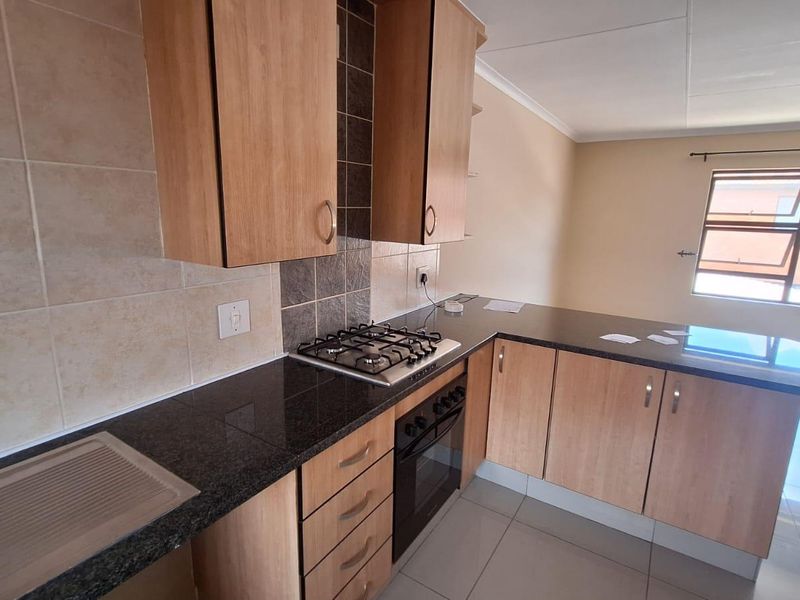 Lock-Up-and-Go Living – Perfect for First-Time Buyers! - Photo 4