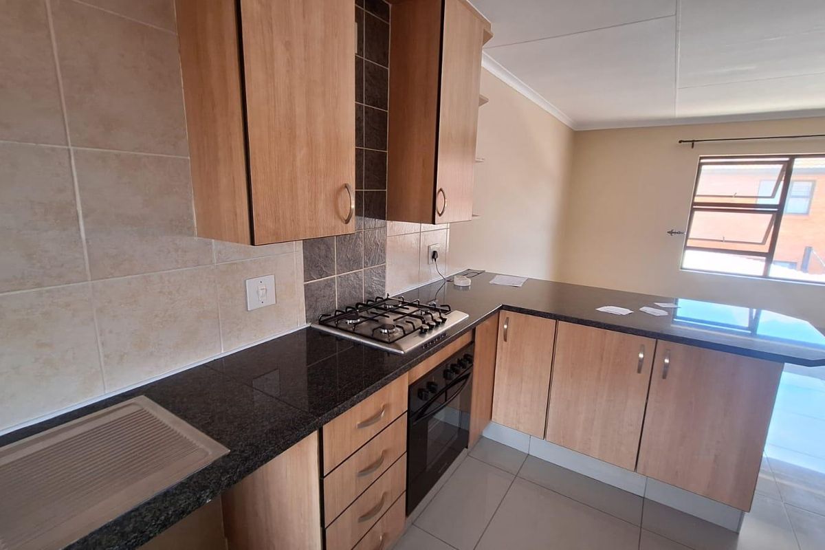 Lock-Up-and-Go Living – Perfect for First-Time Buyers! - Photo 4