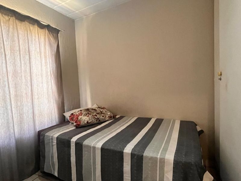 Investors and Small Families - Lovely GroundFloor Unit - Photo 10