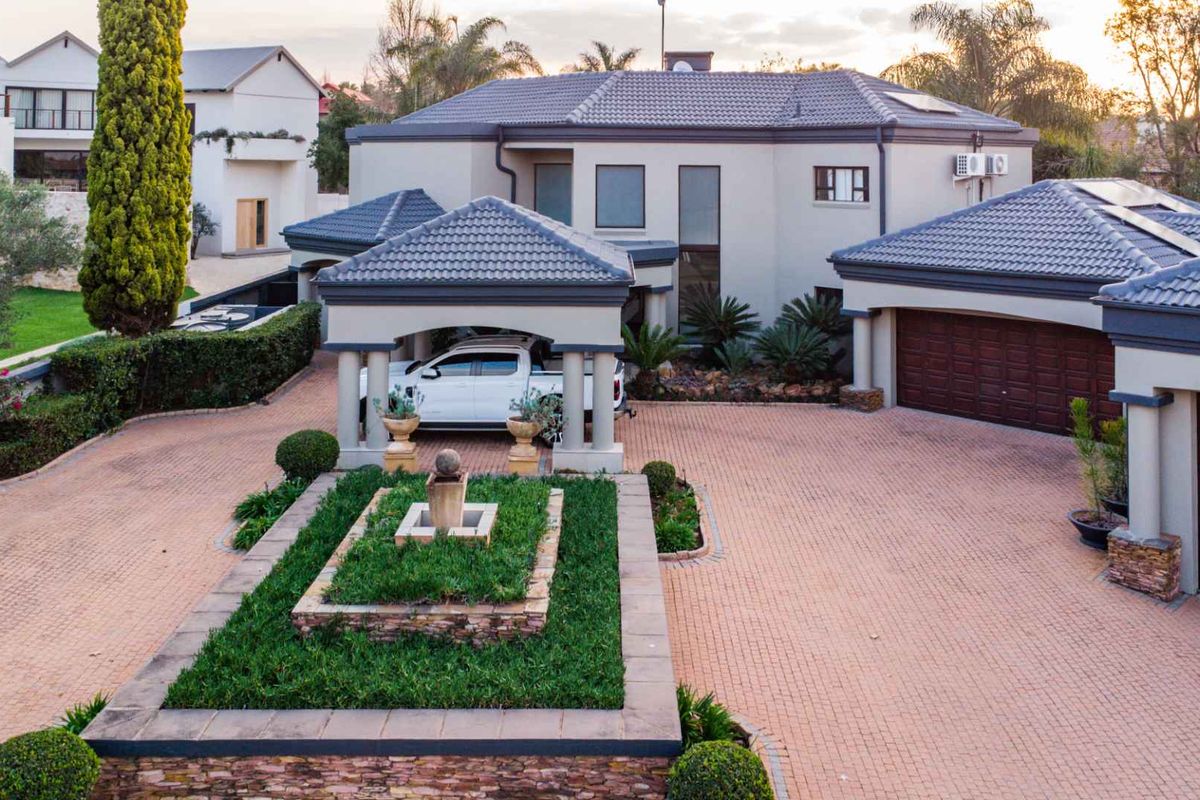 5 Bedroom Luxury Mansion for Sale - Photo 3