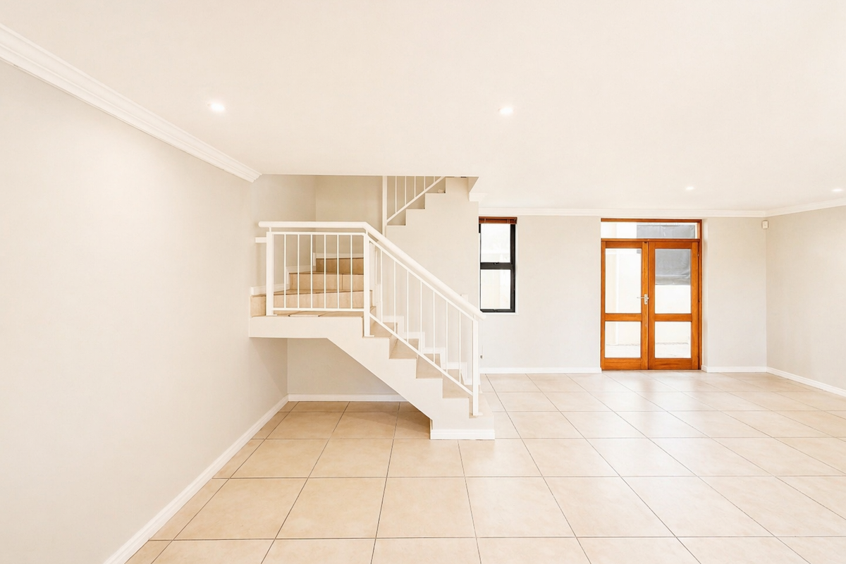 Stylish, Light-Filled Townhouse in Sought-After Royal Ascot - Photo 4