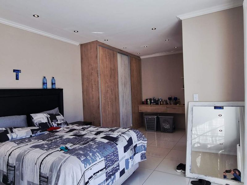 Cimbebasia 3 bedroom house with flat - Photo 5