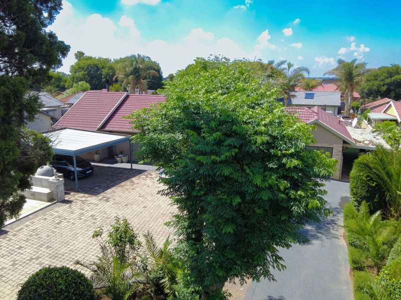 Stunning 4 Bedroom Home in Rynsoord - Photo 2