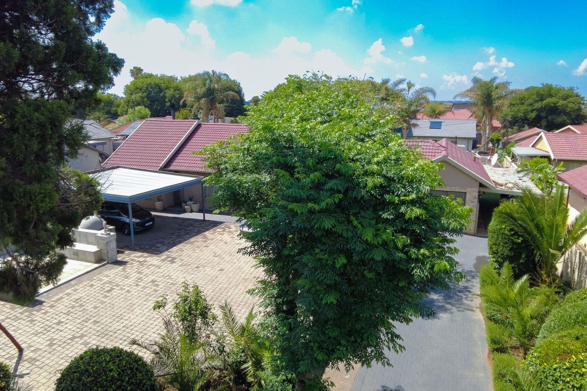 Stunning 4 Bedroom Home in Rynsoord - Photo 2