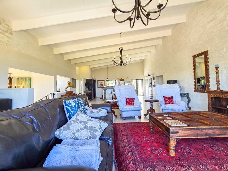 Secure estate living with spectacular views. - Photo 8