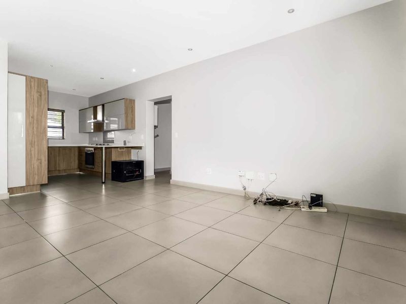 Superb 3 Bedroom 2 Bathroom Garden Unit For Sale in Broadacres - Photo 6
