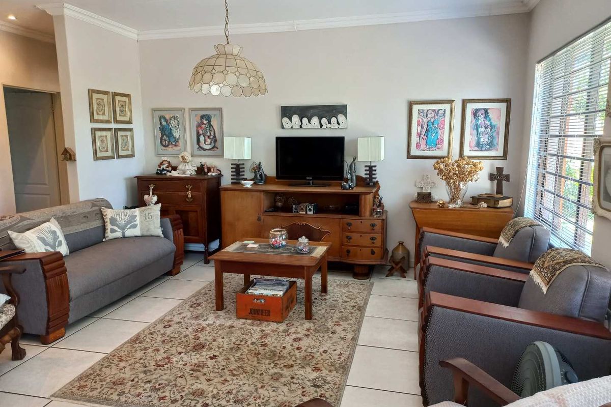 Stunning, sturdy house in popular area - Photo 3