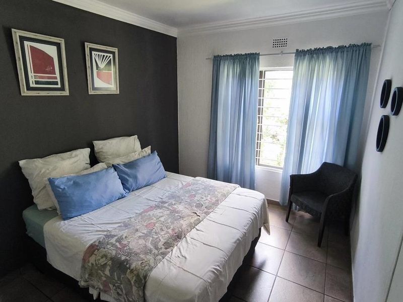 Versatile Family Home with Two Income-Generating Flats - Photo 9