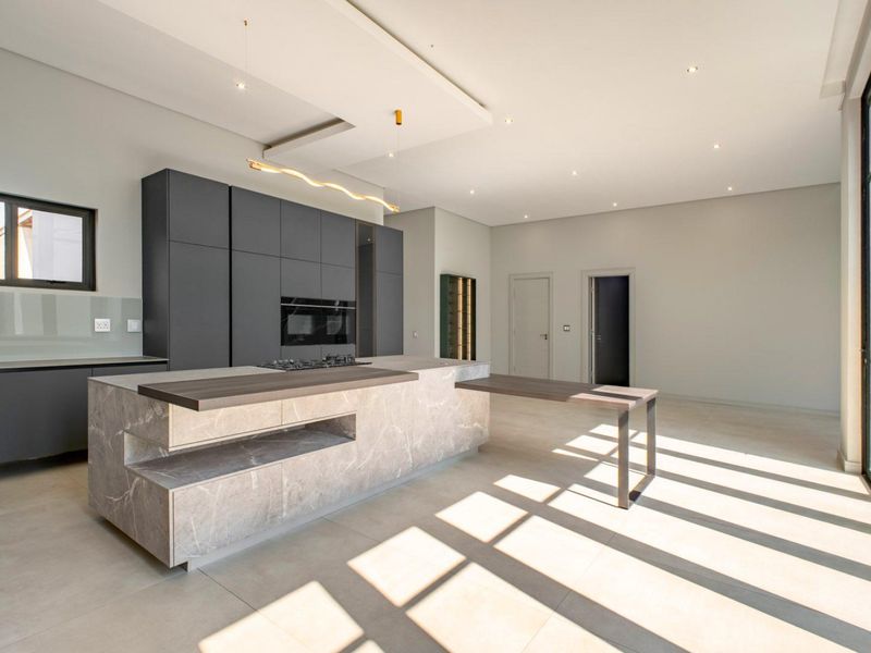 Brand-New Five-Bedroom Masterpiece For Sale in Waterfall Country Estate - Photo 3